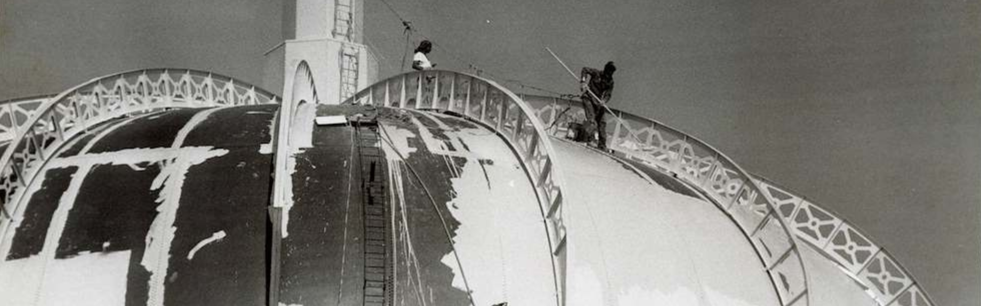 Goldsboro Water Tower being painted, 1990